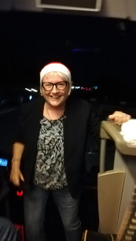 Vorsitzende Andrea Preuß-Borowski mit Weihnachtsmütze