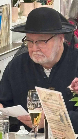 Volker Großmann nimmt gleich die Beichten ab.