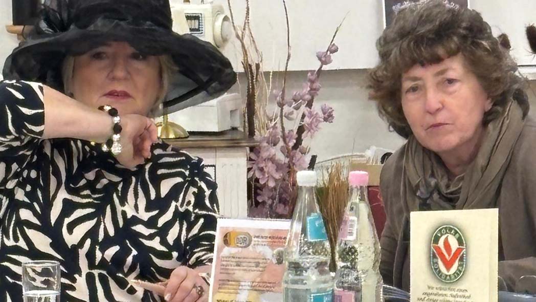 V. li.: Kreisvorsitzende Andrea Preuß-Borowsky und Referentin Christine Dechau.