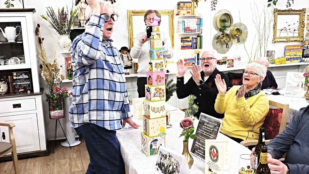 V. li.: Bernd Preuss, Volker_Grossmann und Angelika_Nagel-Trumpp bei einem Versuch.